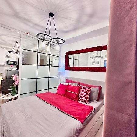 Aesthetic One Bedroom Beside Sm W Pool, Wifi And Netflix Cagayan de Oro Luaran gambar