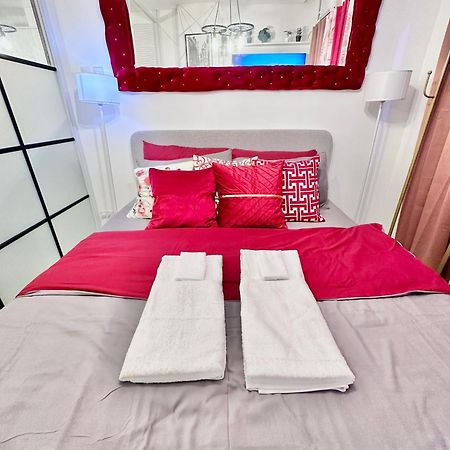 Aesthetic One Bedroom Beside Sm W Pool, Wifi And Netflix Cagayan de Oro Luaran gambar