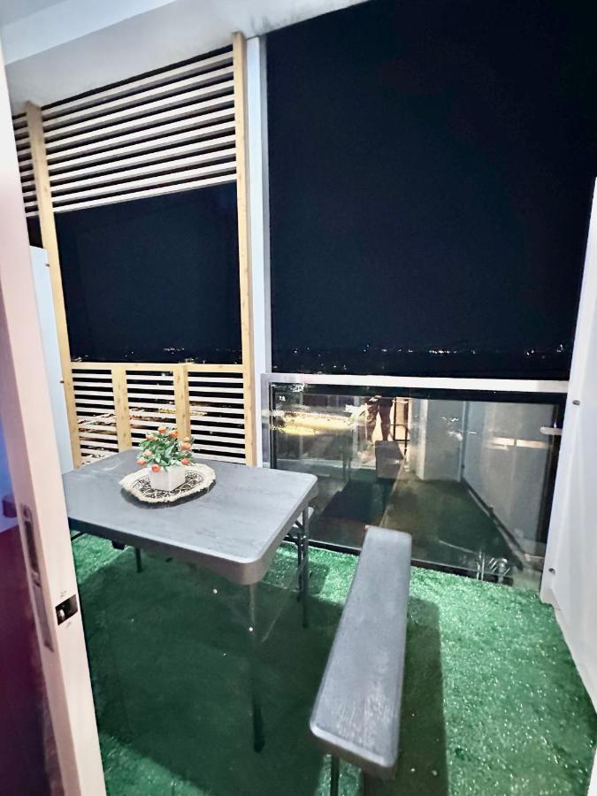 Aesthetic One Bedroom Beside Sm W Pool, Wifi And Netflix Cagayan de Oro Luaran gambar