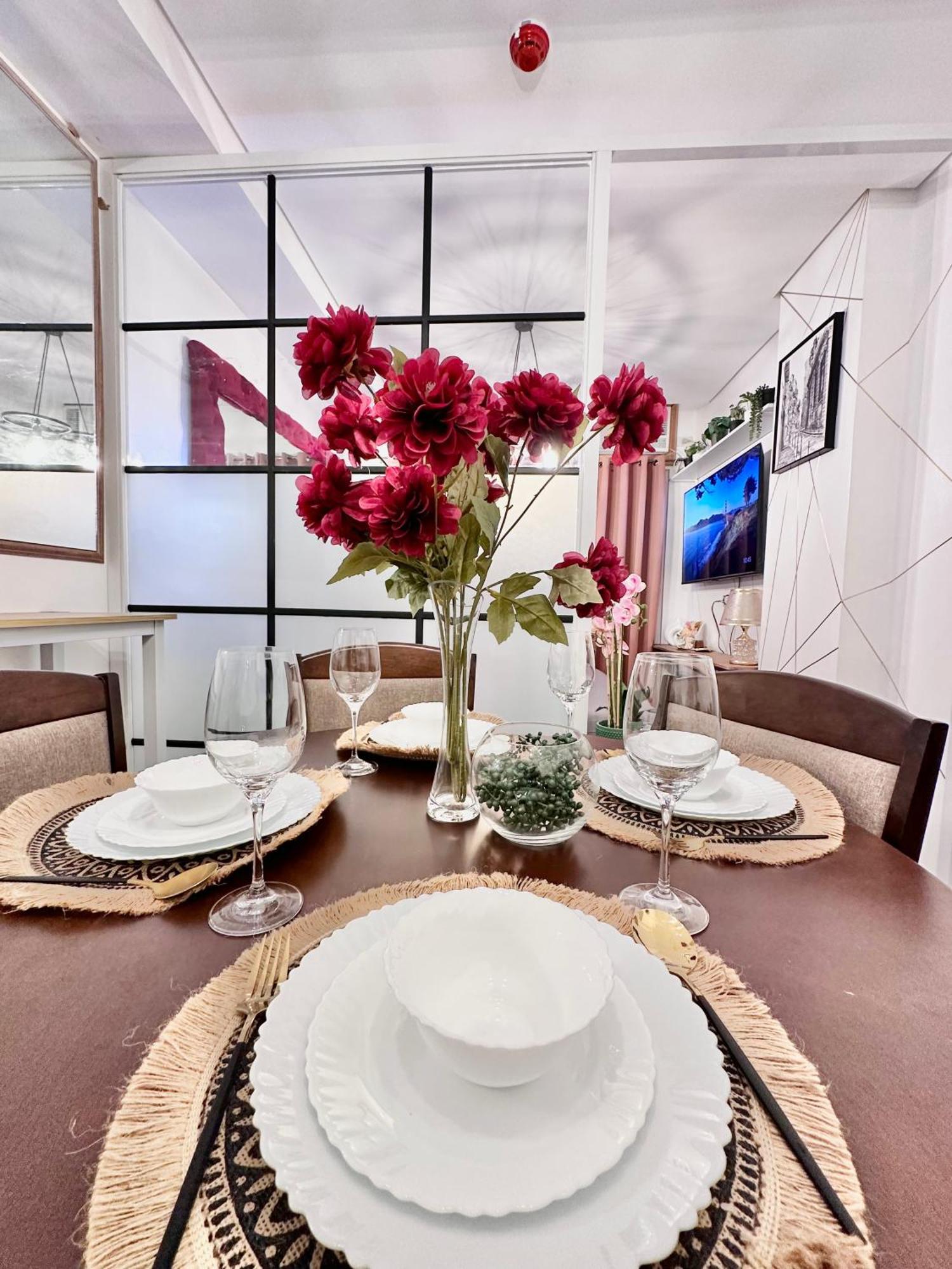 Aesthetic One Bedroom Beside Sm W Pool, Wifi And Netflix Cagayan de Oro Luaran gambar