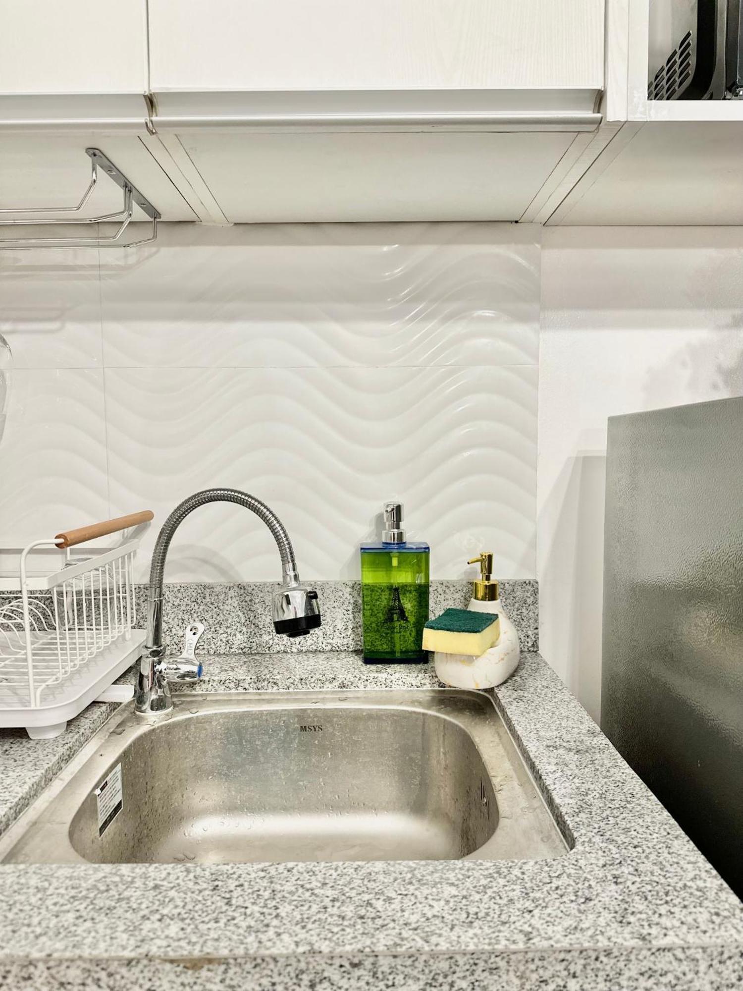 Aesthetic One Bedroom Beside Sm W Pool, Wifi And Netflix Cagayan de Oro Luaran gambar
