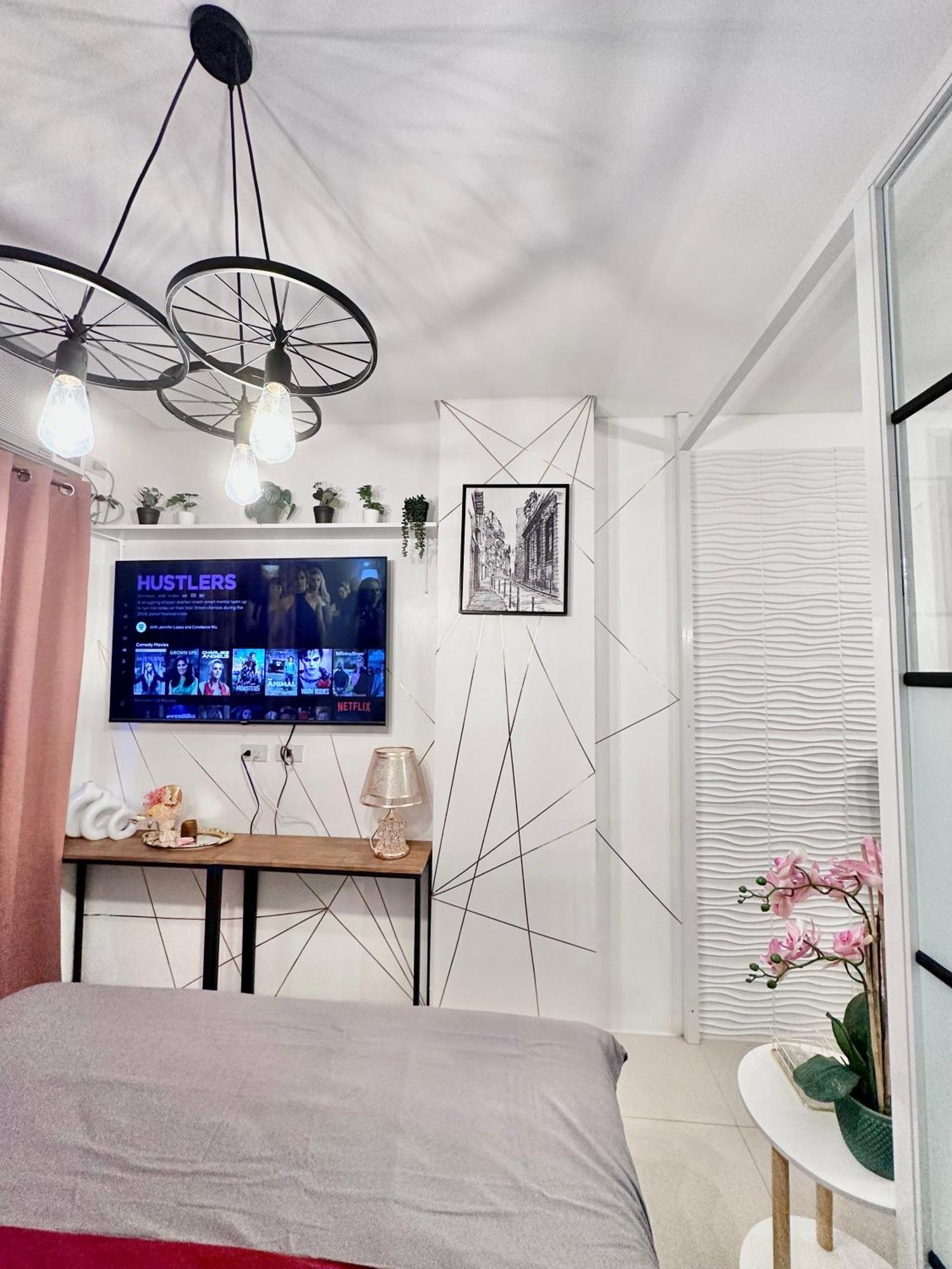 Aesthetic One Bedroom Beside Sm W Pool, Wifi And Netflix Cagayan de Oro Luaran gambar