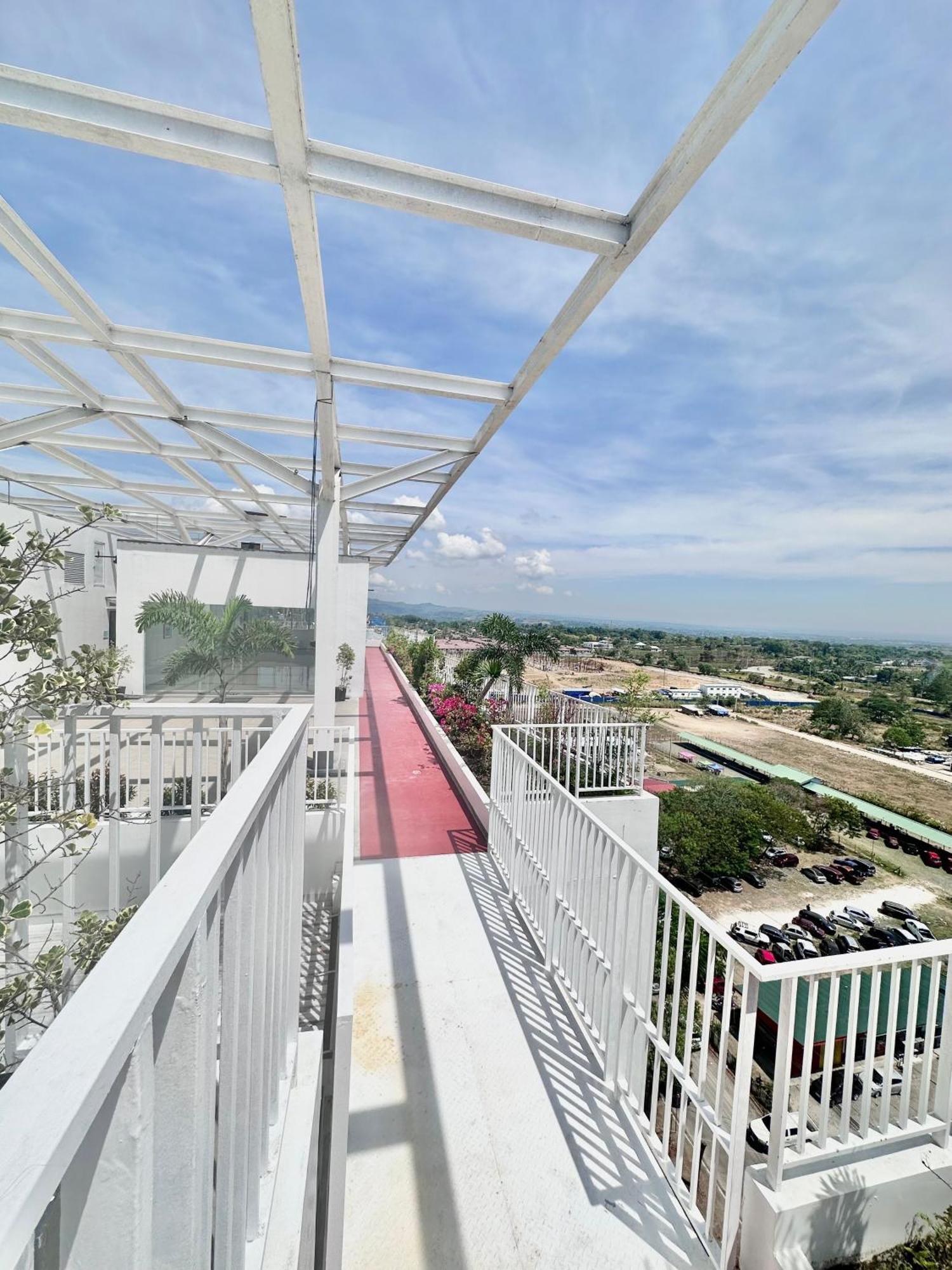 Aesthetic One Bedroom Beside Sm W Pool, Wifi And Netflix Cagayan de Oro Luaran gambar