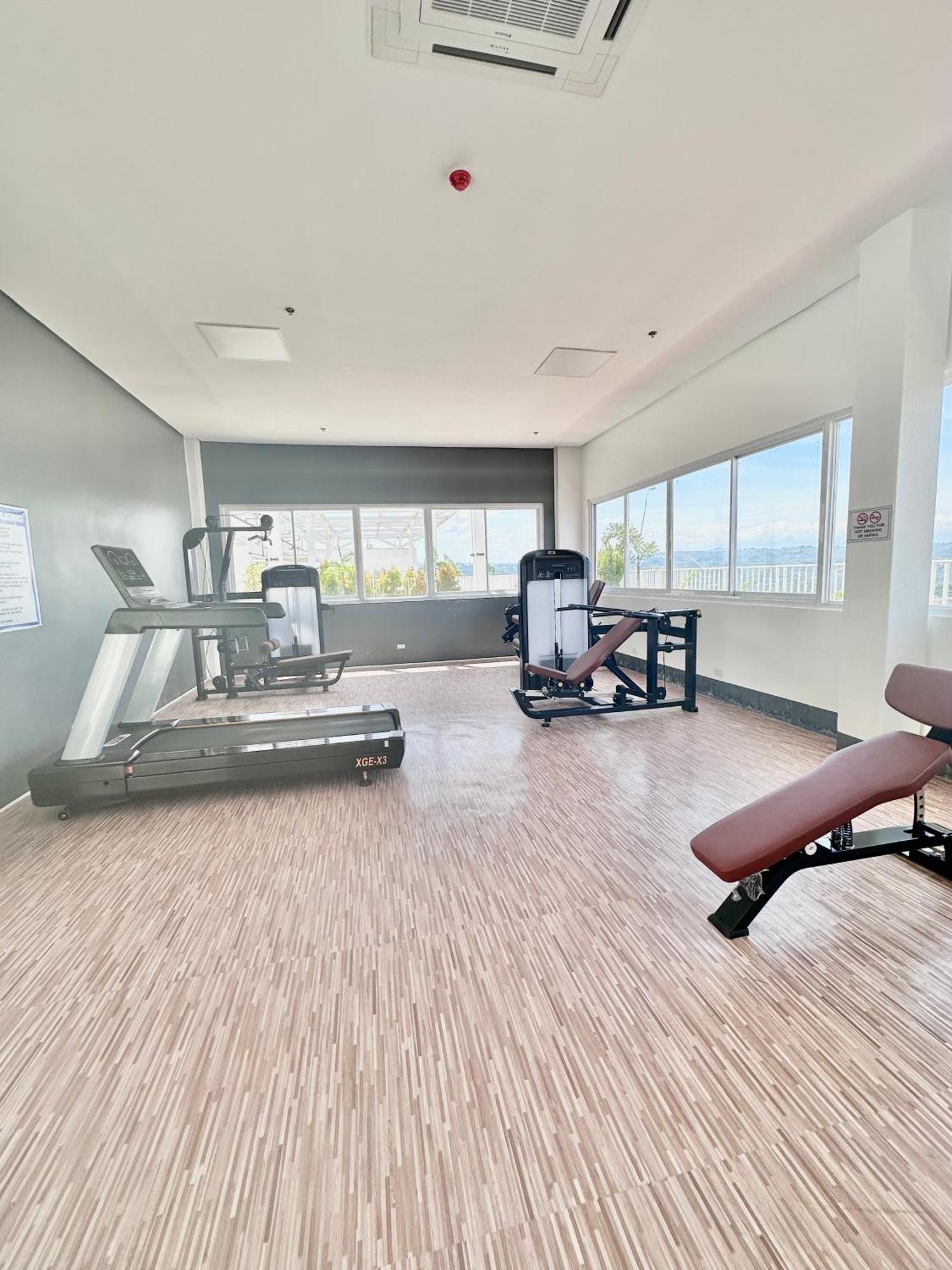 Aesthetic One Bedroom Beside Sm W Pool, Wifi And Netflix Cagayan de Oro Luaran gambar