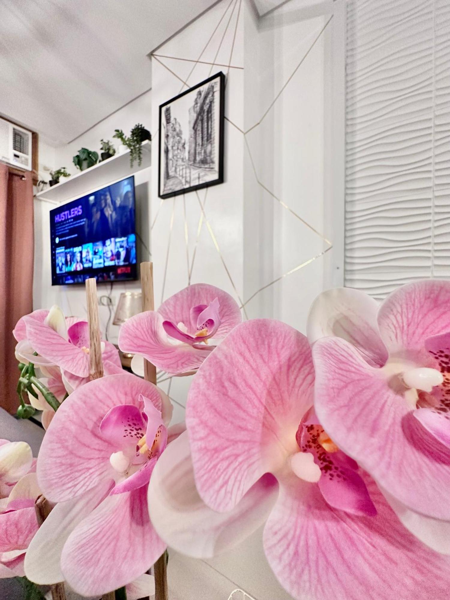 Aesthetic One Bedroom Beside Sm W Pool, Wifi And Netflix Cagayan de Oro Luaran gambar