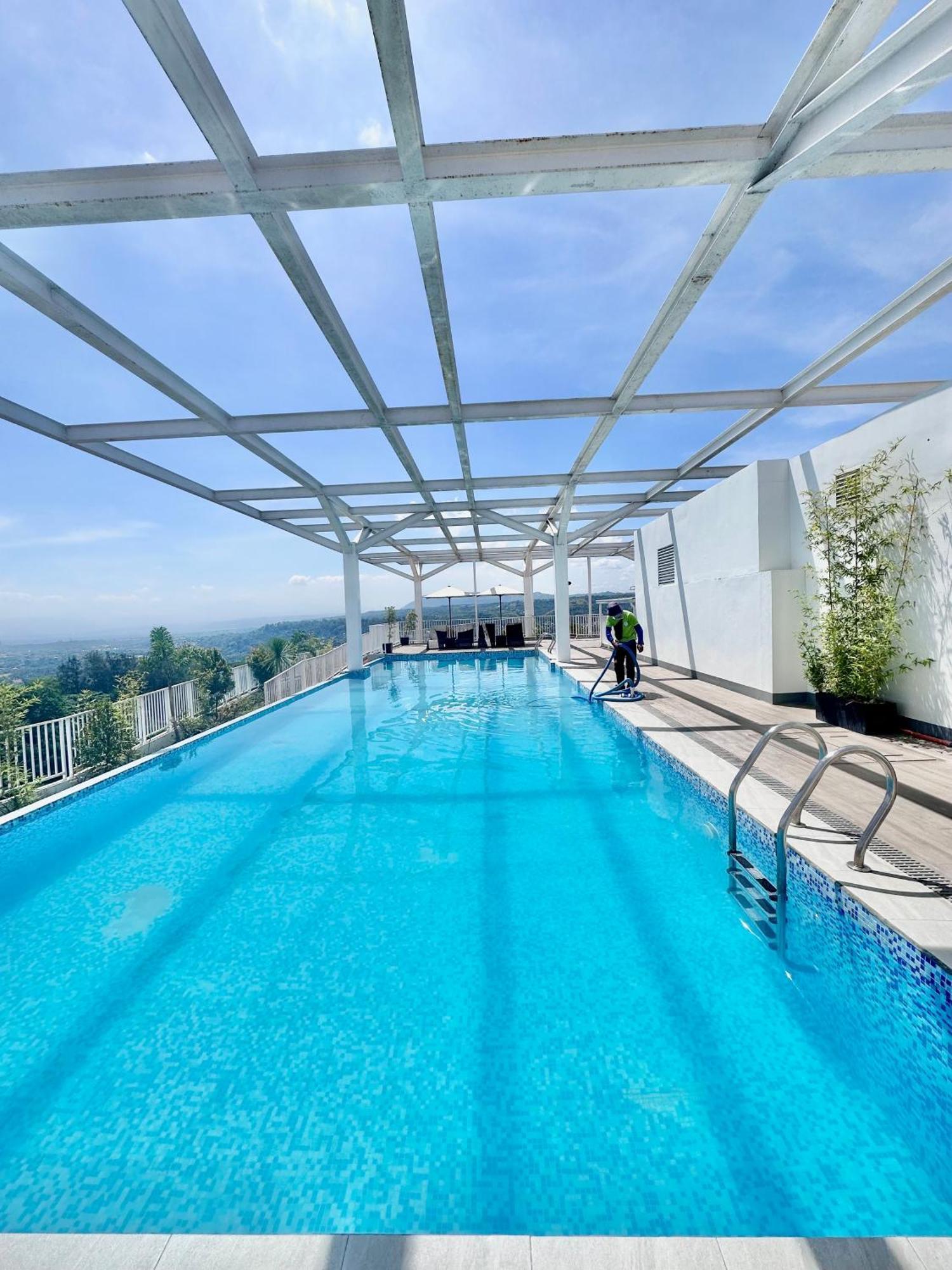 Aesthetic One Bedroom Beside Sm W Pool, Wifi And Netflix Cagayan de Oro Luaran gambar